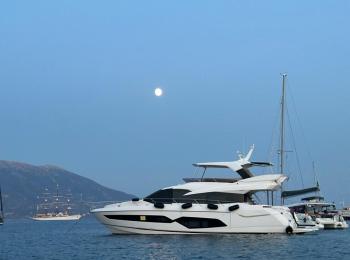 Sunseeker - Manhattan 66